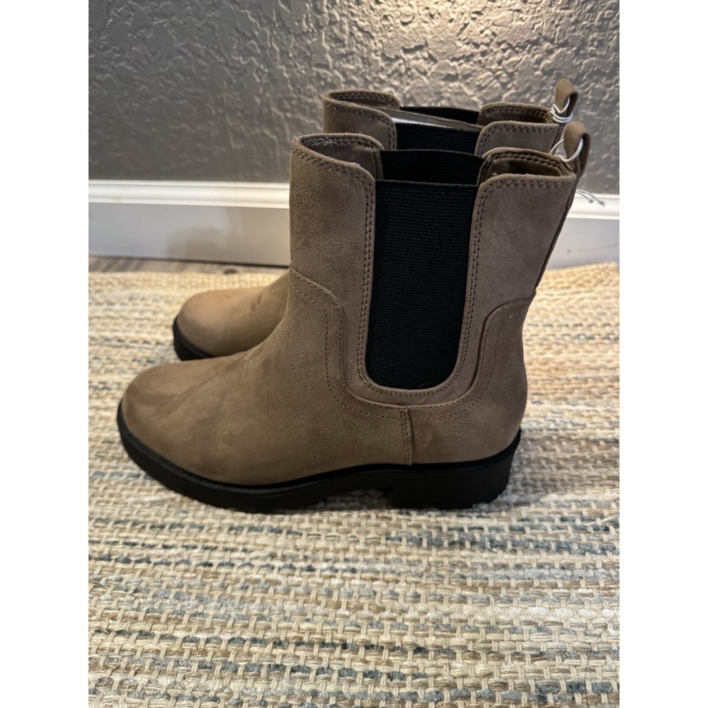 Old Navy Chelsea Taupe Faux Suede Boots 8 Brand New Nwt